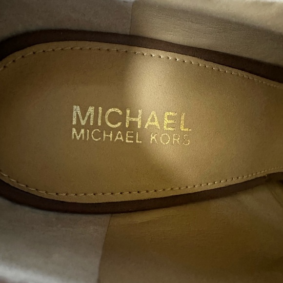 NWT Michael Kors platform heels- Size 6 - Picture 4 of 5